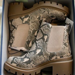UNIVERSAL THREAD snakeskin boots